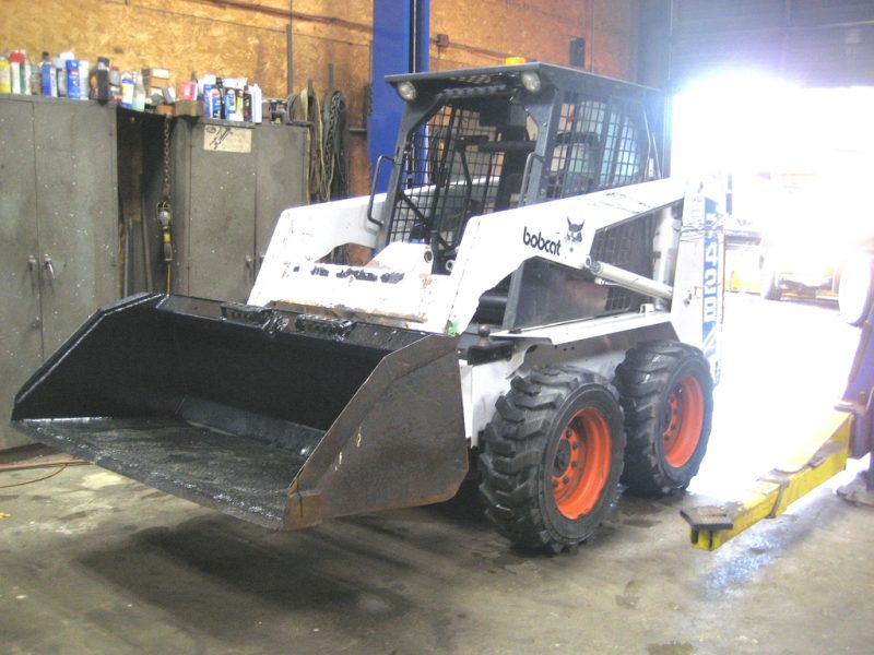 BOBCAT SKID STEER 742B